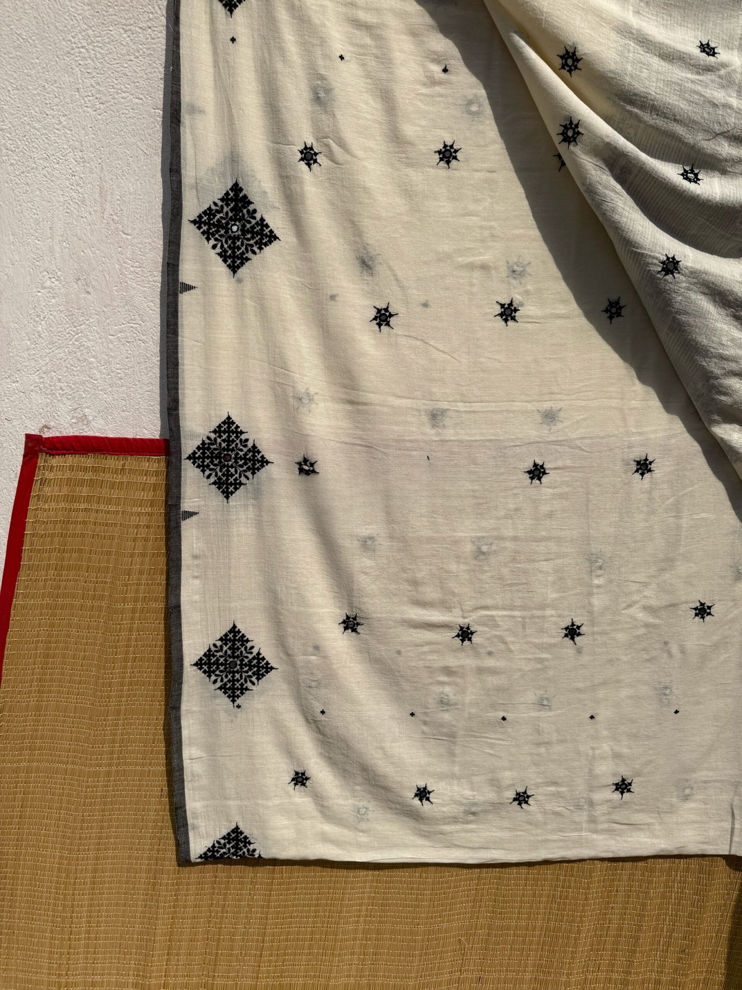 Noor-E-Resham (Light of Silk)
