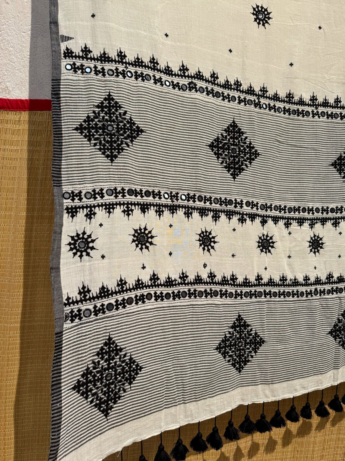 Noor-E-Resham (Light of Silk)
