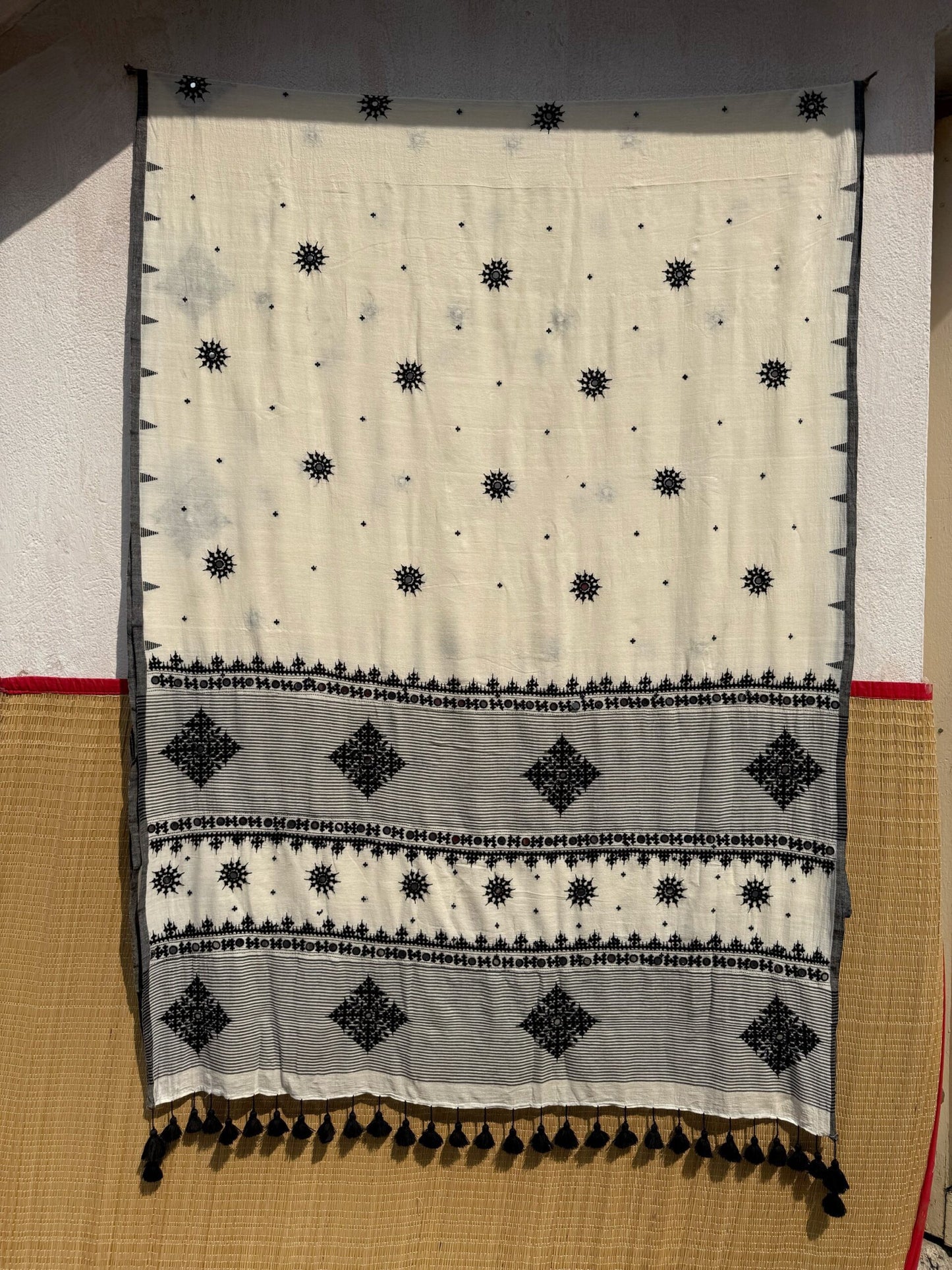 Noor-E-Resham (Light of Silk)