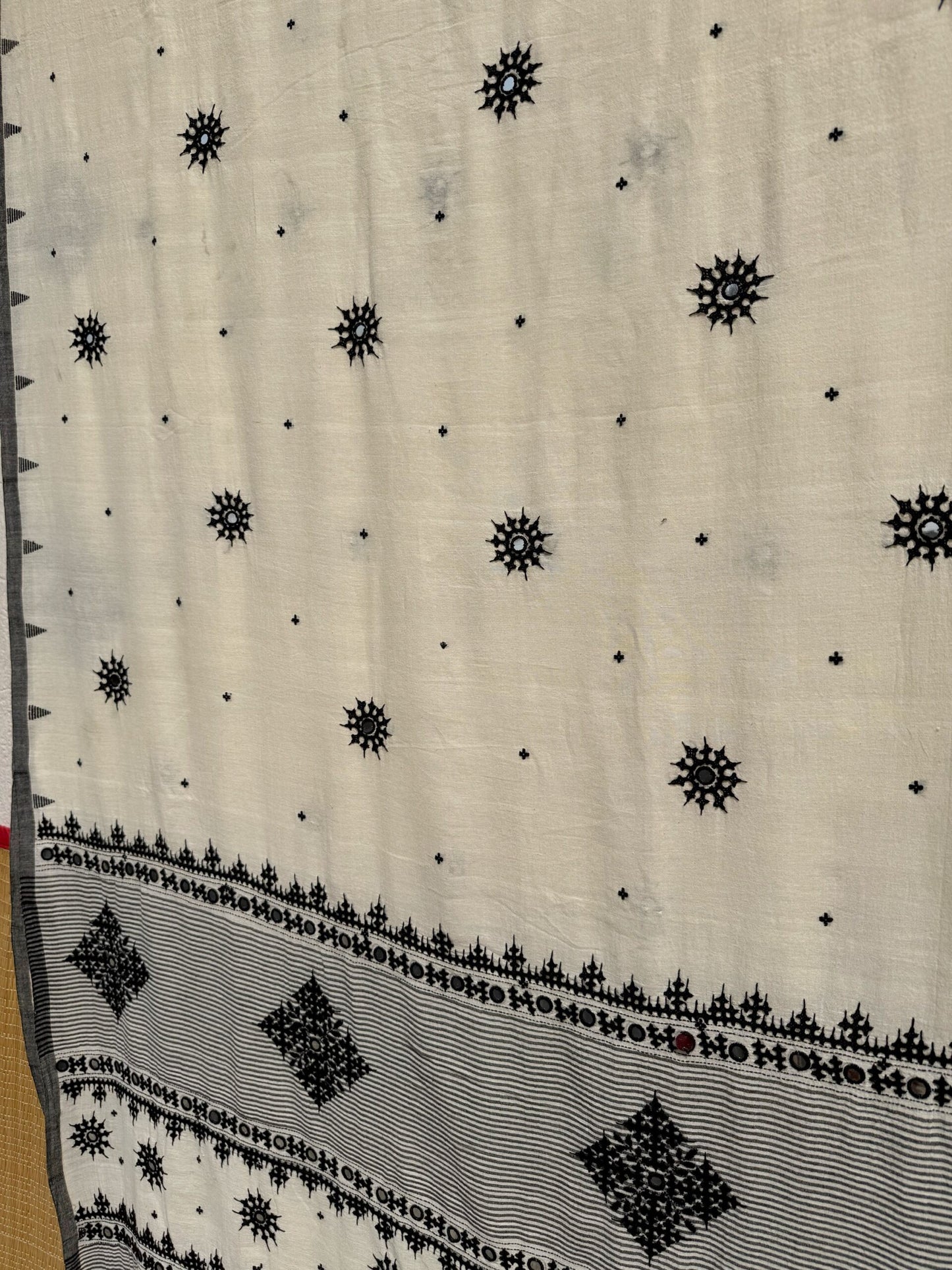 Noor-E-Resham (Light of Silk)