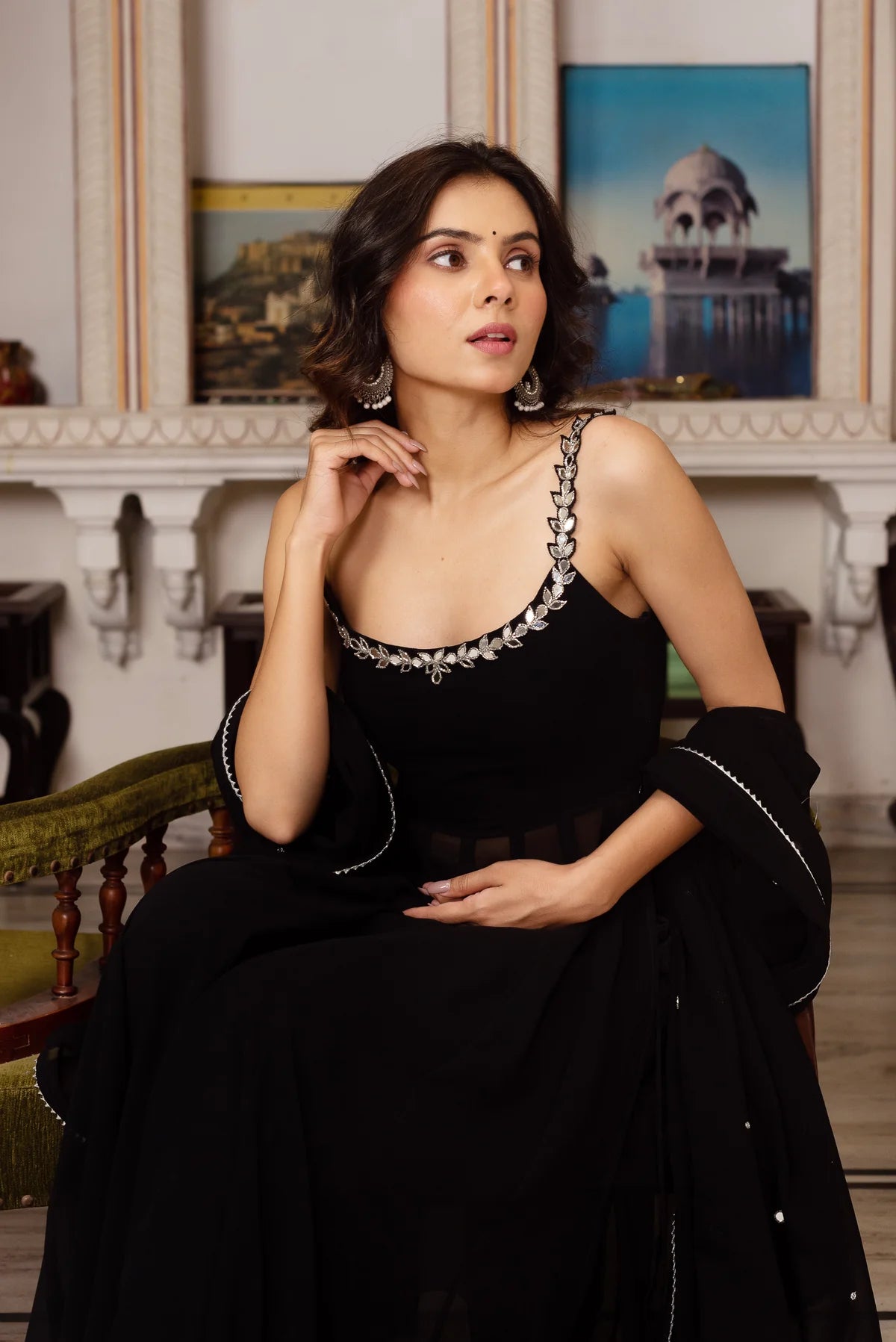 Roop Suit Set In Black