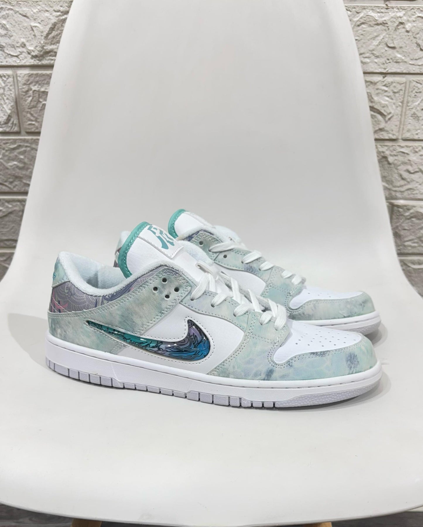 NIKE SB DUNK Shoe