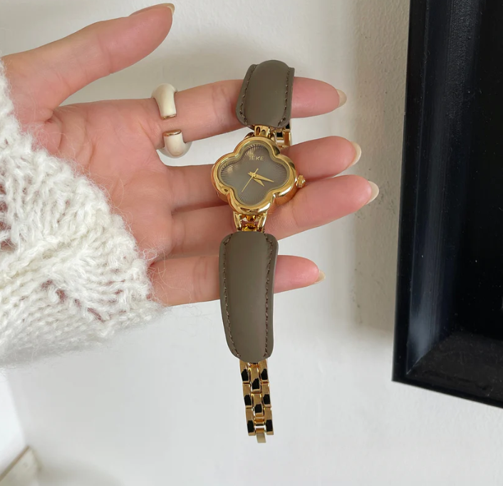 Four-leaf Clover Leather Ladies Watch