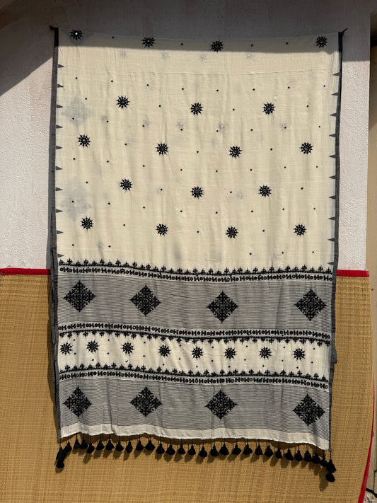 Noor-E-Resham (Light of Silk)