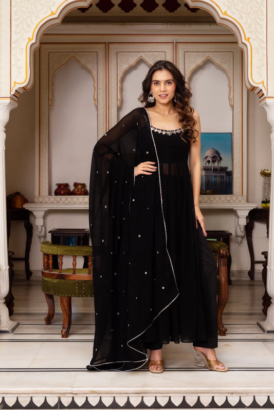 Roop Suit Set In Black