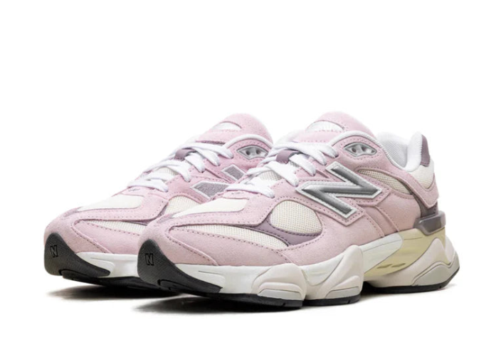 New Balance Blush Suede Classic