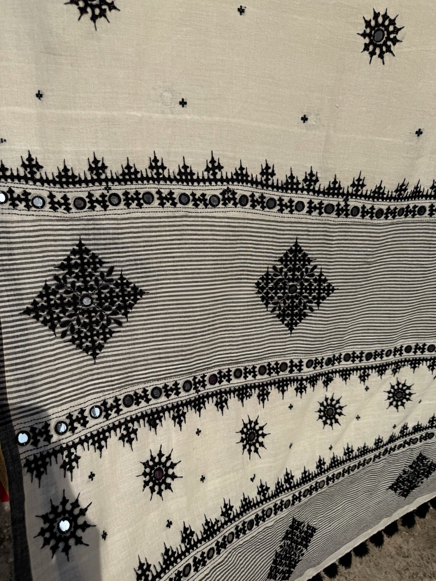 Noor-E-Resham (Light of Silk)