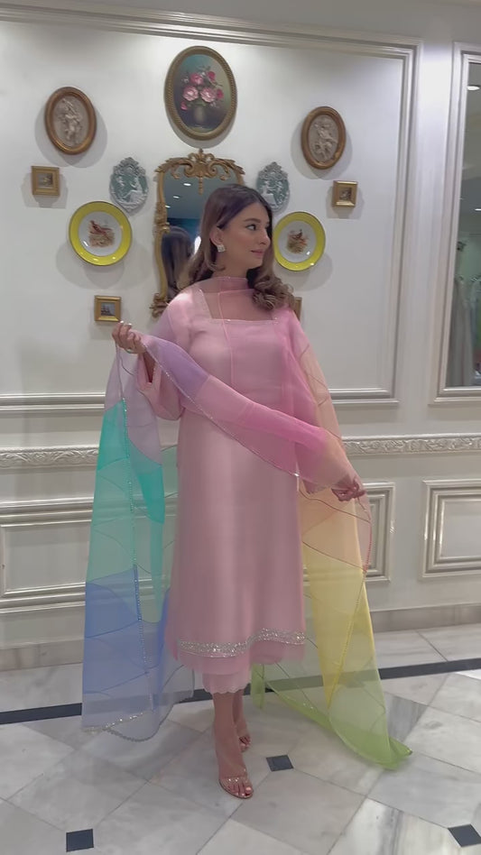 Mehreen Pakistani suit