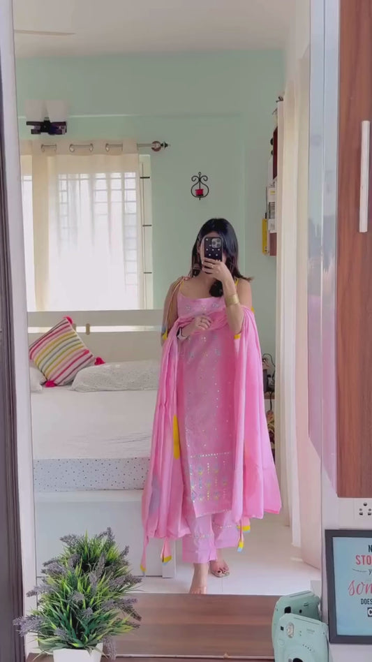 PRETTY PINK SUIT