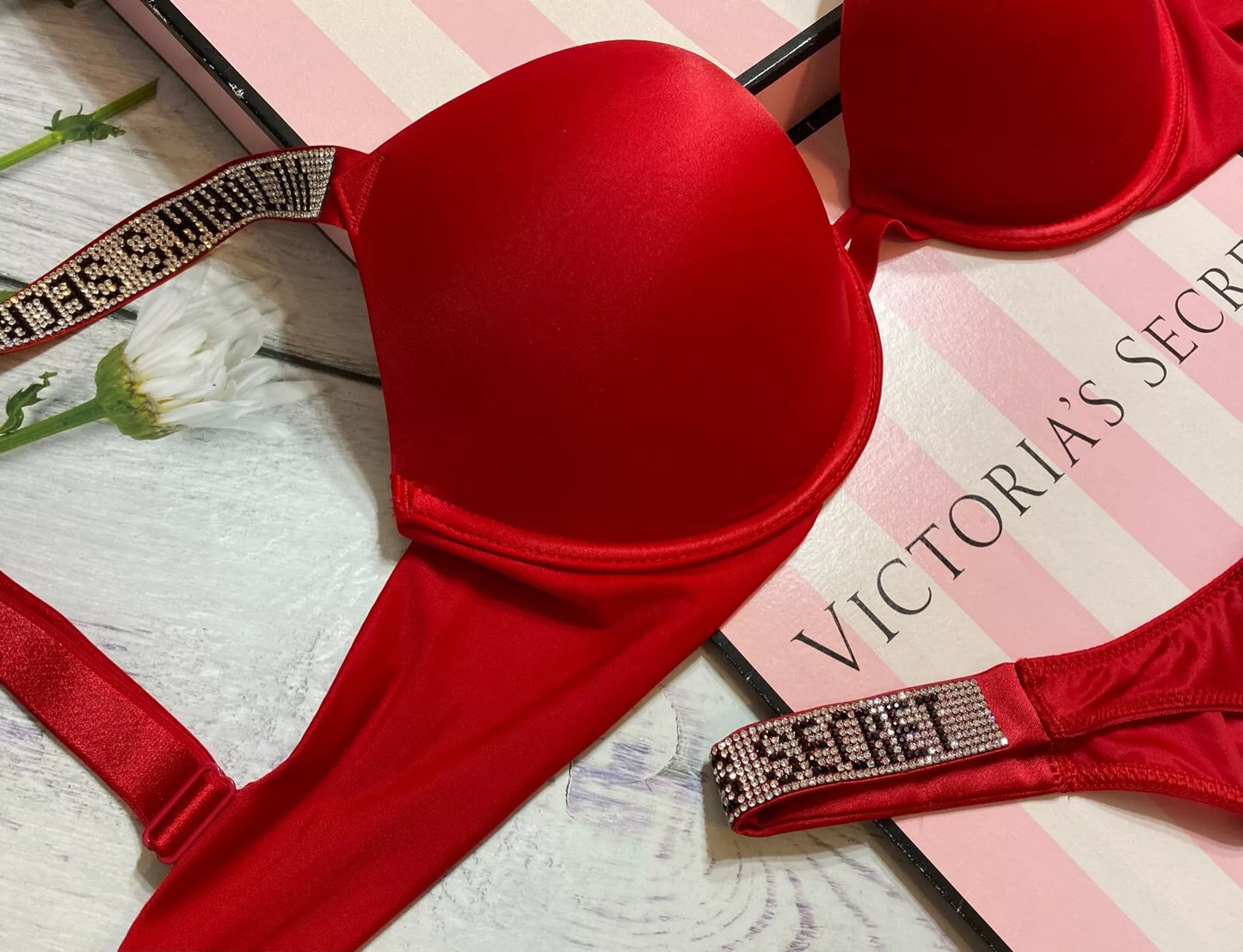 Victoria's Secret Very Sexy Rhinestone Sparkle Band Push Up Bra Thong Set